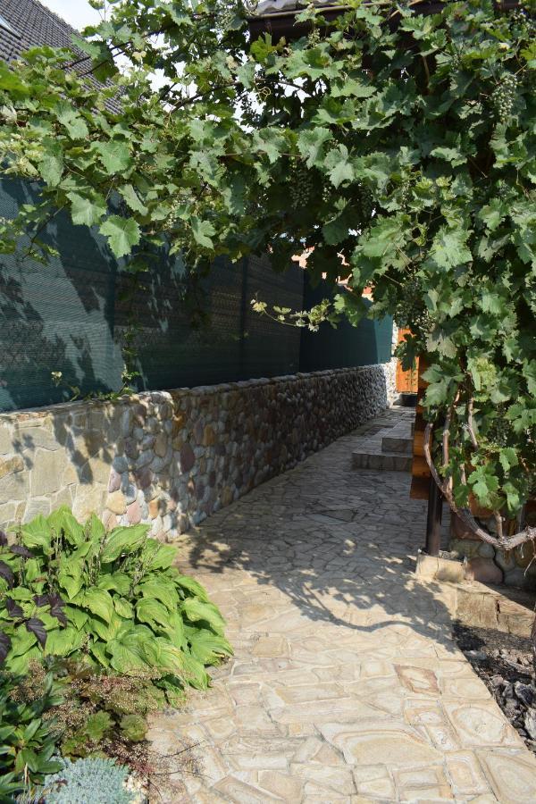 Zrubovy Dom - Moon Nova Lesna Villa Luaran gambar