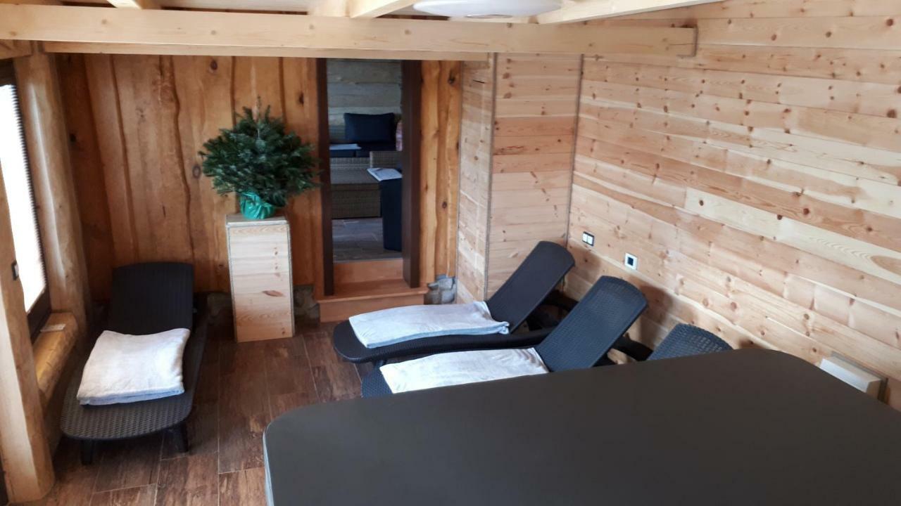 Zrubovy Dom - Moon Nova Lesna Villa Luaran gambar